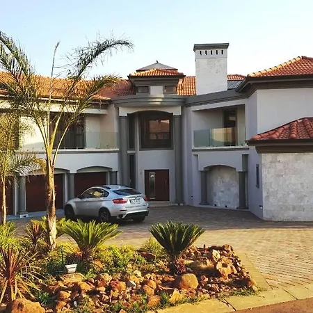The Villa Luxe Hartbeespoort Spacious Golf & Wildlife Estate Exterior photo