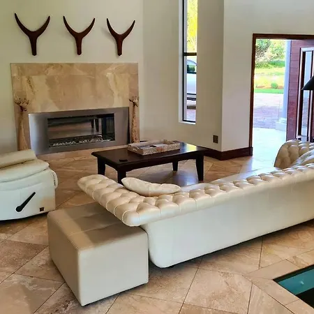 The Villa Luxe Hartbeespoort Spacious Golf & Wildlife Estate Exterior photo